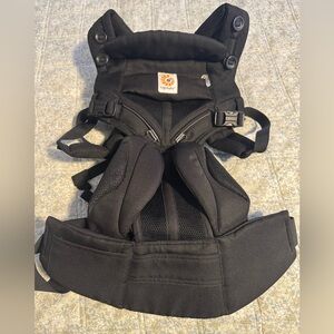 Ergobaby Onyx Black Omni 360 Carrier